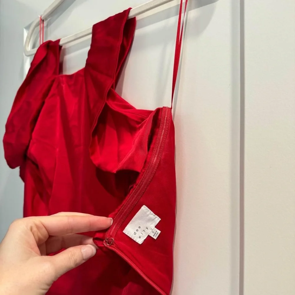 Vici red dress - Picture 3 of 3